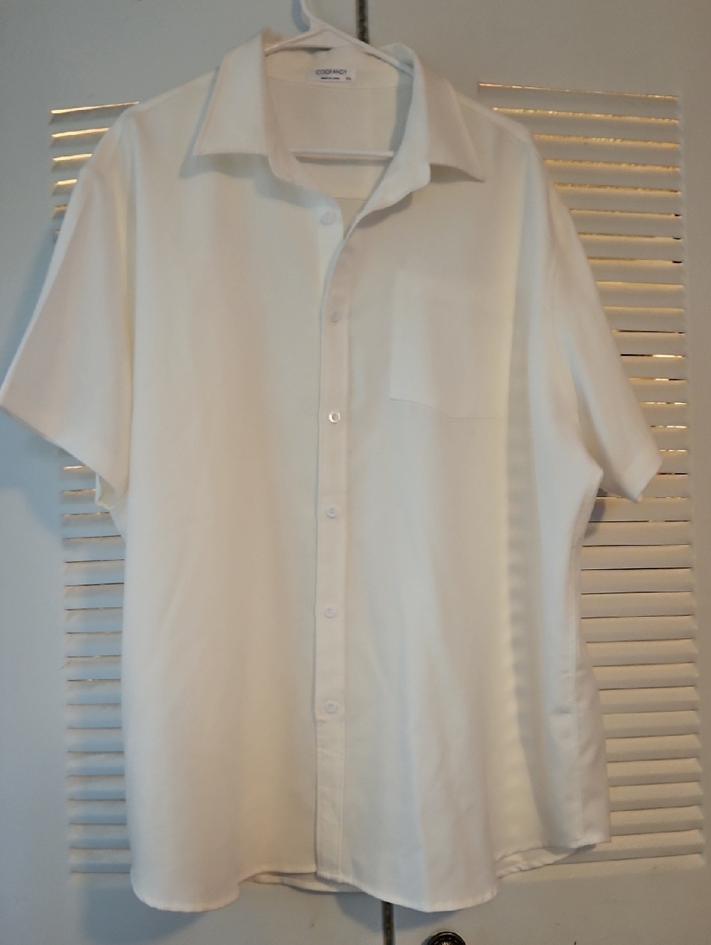 Short-Sleeve Button-Down Shirt in White - Casual Men's Shirt